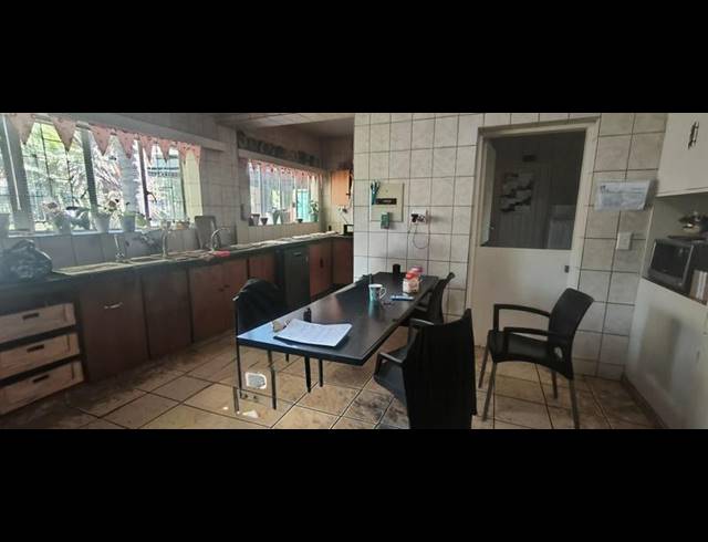 5 BEDROOM HOUSE FOR SALE IN PRETORIA GARDENS